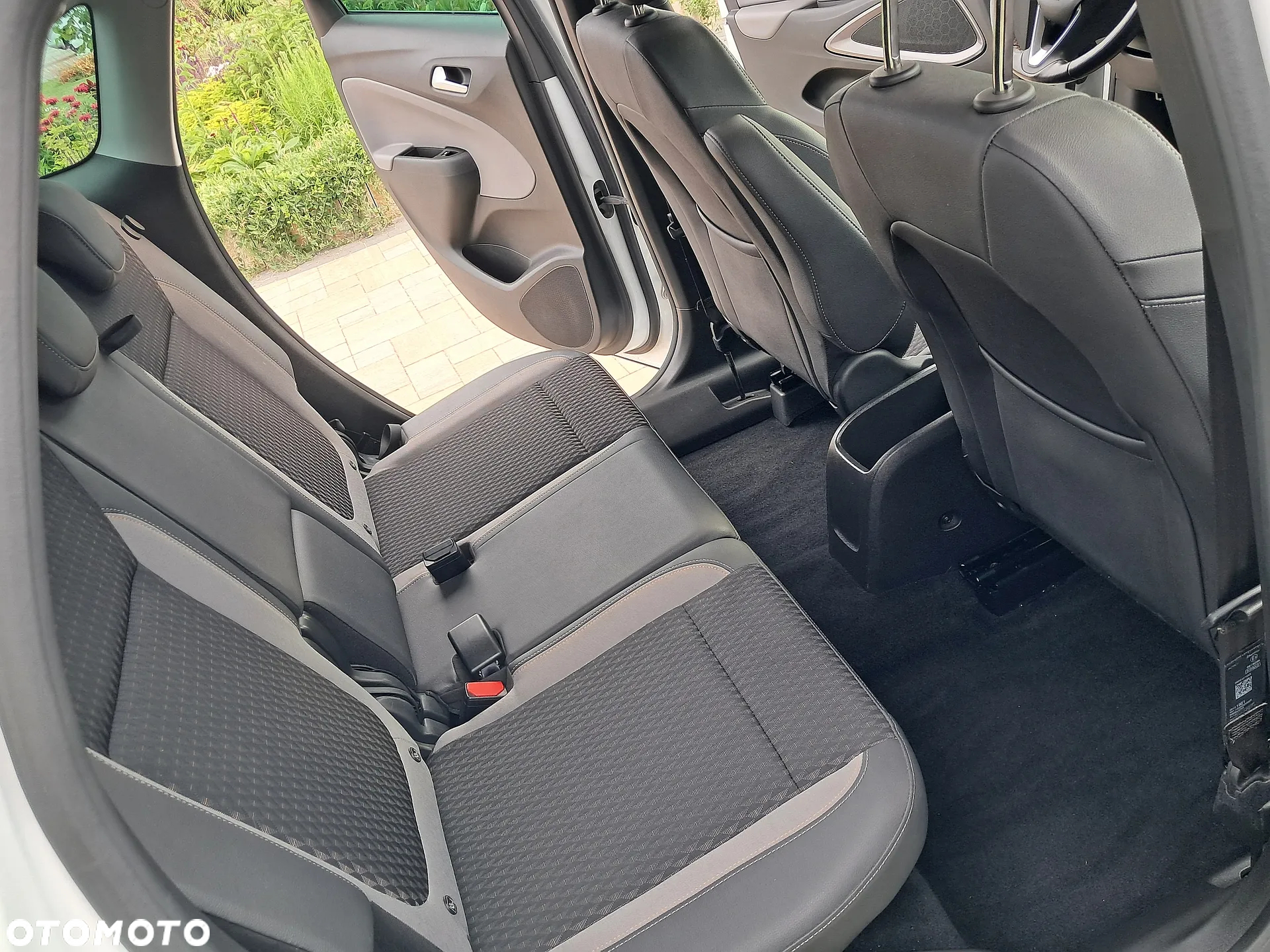 Opel Crossland X - 11