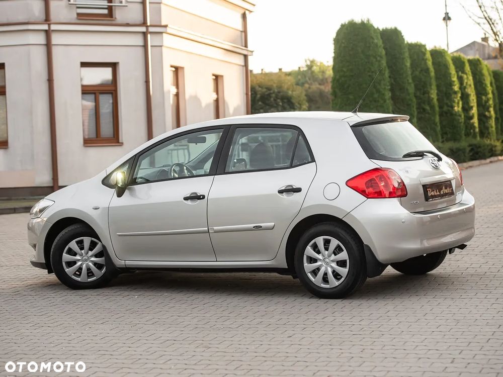 Toyota Auris - 10
