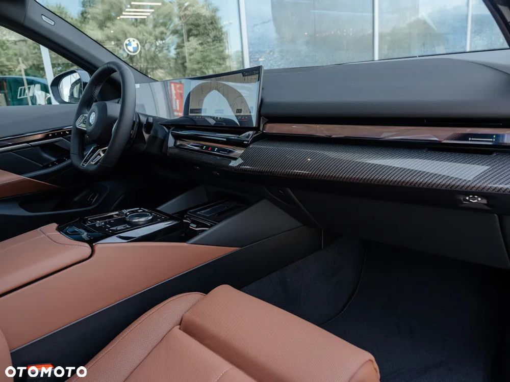 BMW Seria 5 540d xDrive - 9