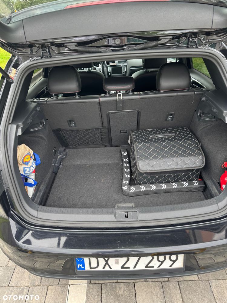 Volkswagen Golf - 35