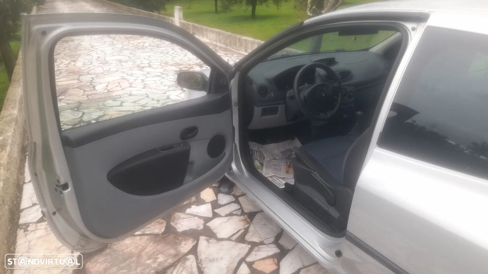 Renault CLIO 1.5 DCI - 13