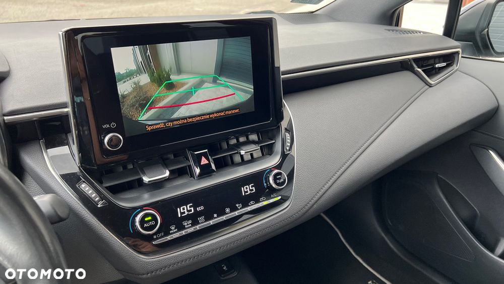 Toyota Corolla 1.8 Hybrid Comfort - 12