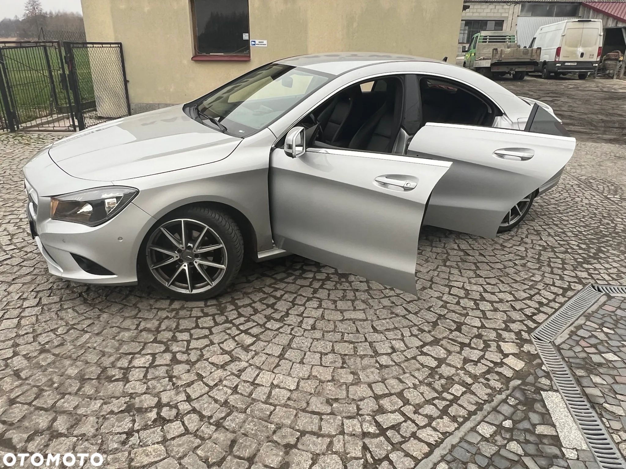 Mercedes-Benz CLA 180 - 2