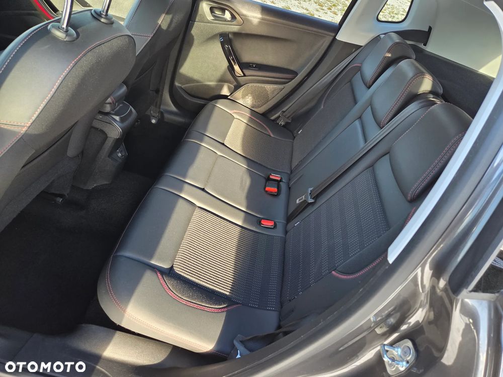 Peugeot 2008 PureTech 110 Stop&Start EAT6 GT-Line Edition - 24