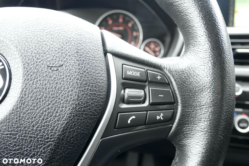 BMW Seria 3 318d Sport Line - 15