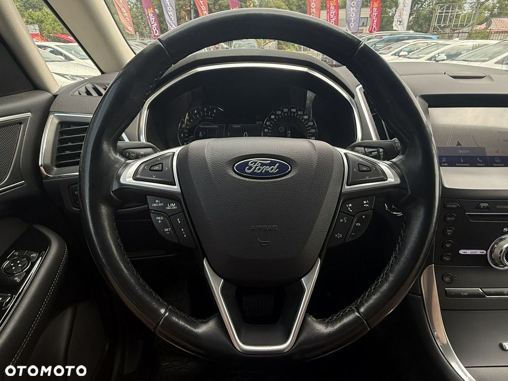 Ford S-Max - 11