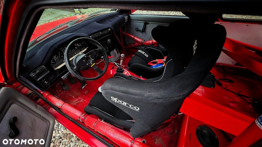 BMW Seria 3 318is - 23