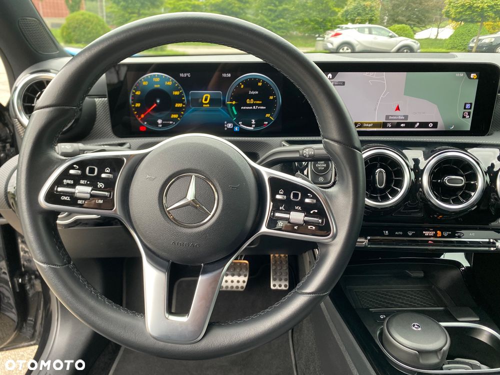 Mercedes-Benz Klasa A 180 Edition 1 7G-DCT - 15
