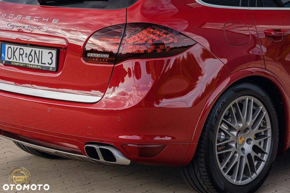 Porsche Cayenne Turbo S - 10