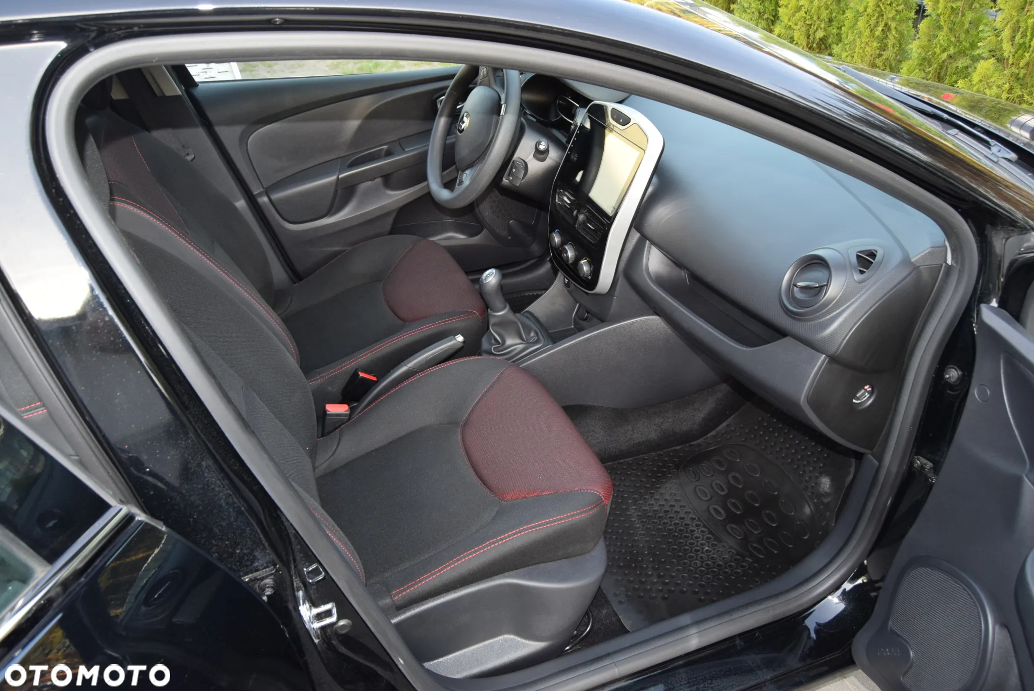 Renault Clio 1.2 16V 75 Life - 8