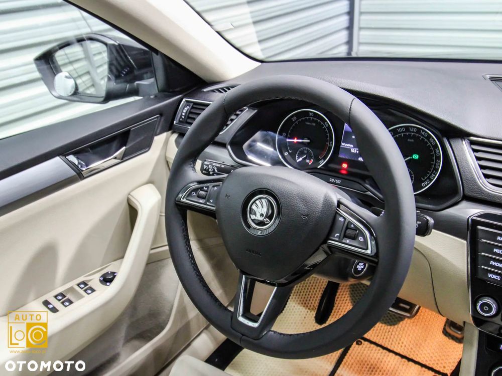 Skoda Superb 2.0 TDI Style DSG - 30