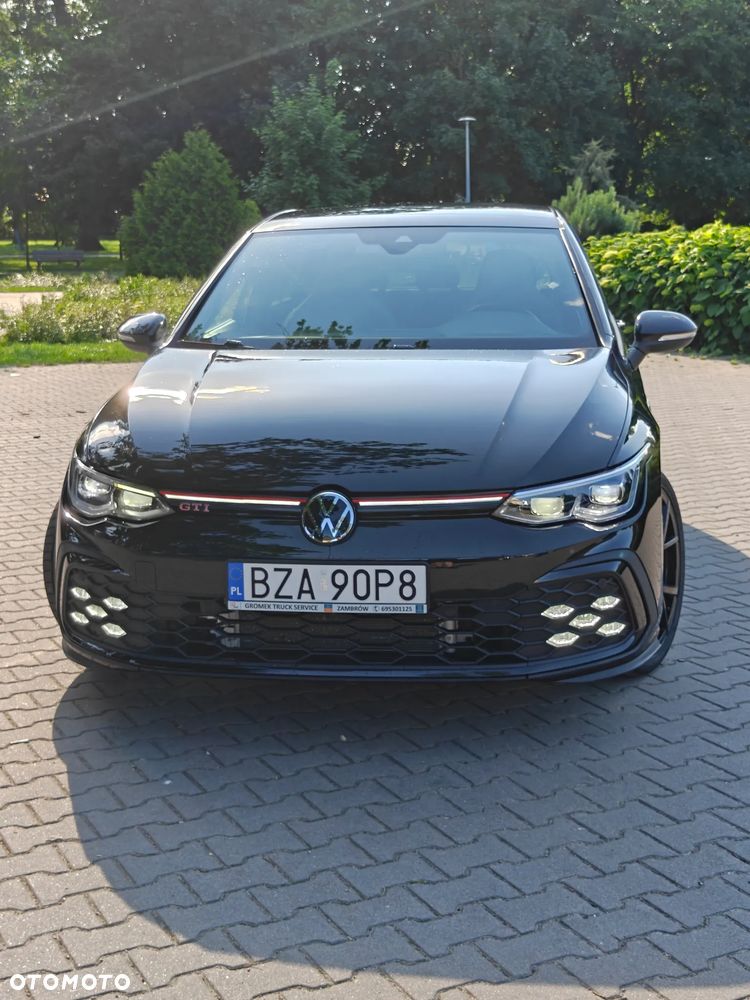 Volkswagen Golf - 6