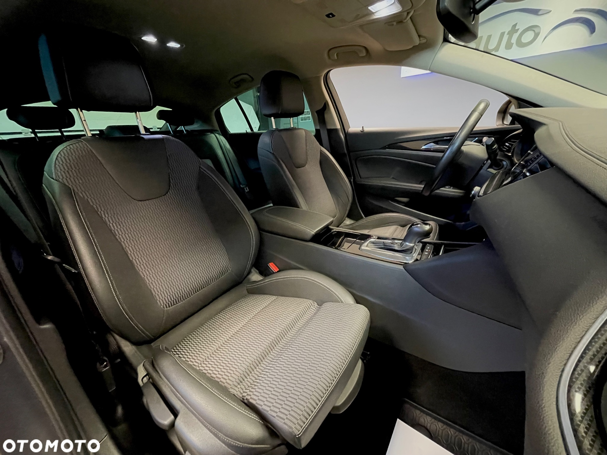 Opel Insignia 2.0 T Business Elegance S&S - 14