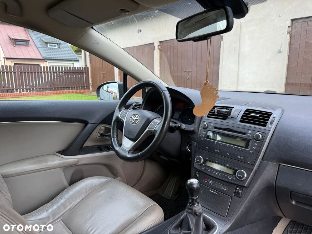 Toyota Avensis 1.8 Style - 4