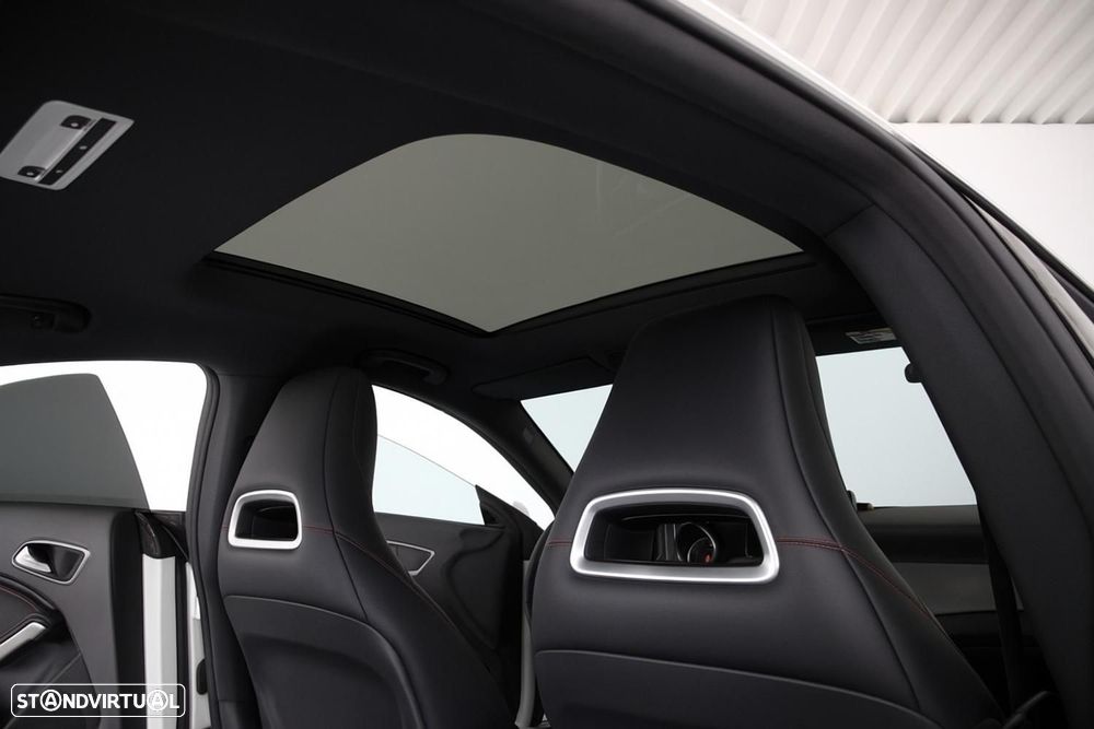 Mercedes-Benz CLA 180 d Shooting Brake AMG Line - 15