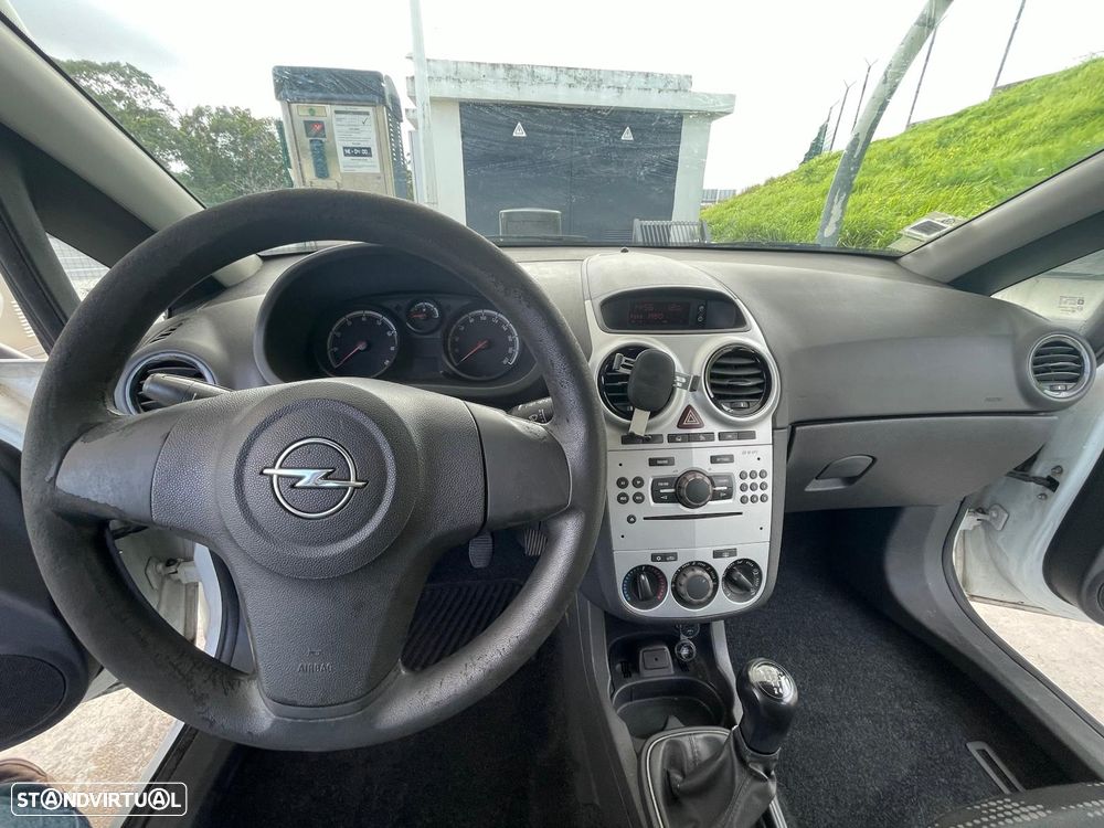 Opel Corsa 1.2 Enjoy FlexFuel - 8