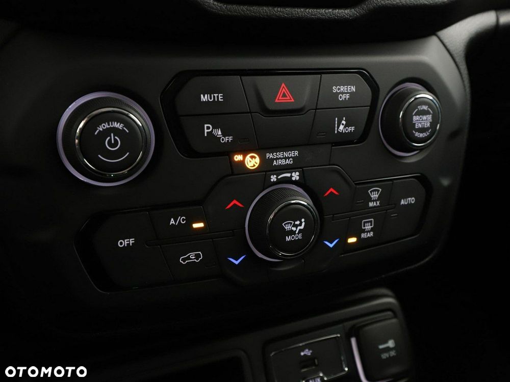 Jeep Renegade - 29
