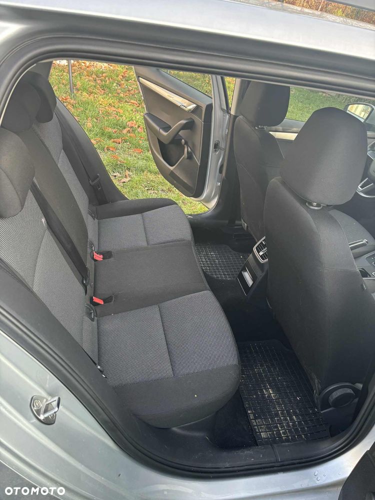 Skoda Octavia 1.6 TDI Ambition DSG - 10