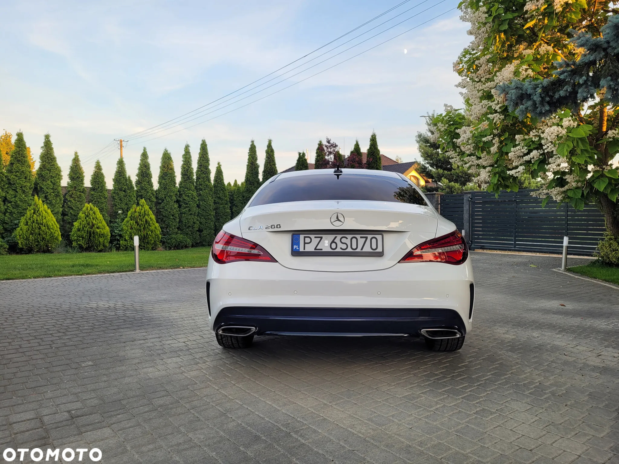 Mercedes-Benz CLA 200 7G-DCT AMG Line - 10