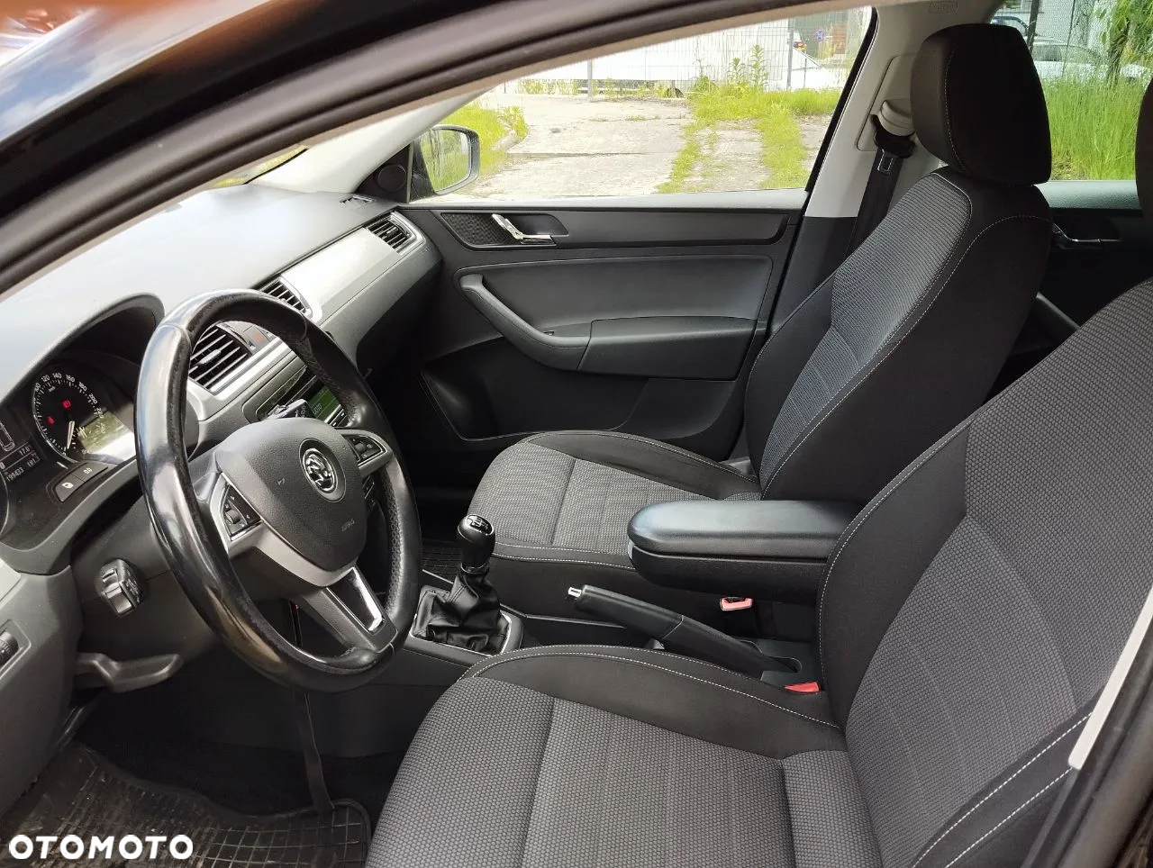 Skoda RAPID 1.2 TSI Ambition - 12