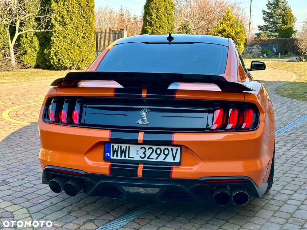 Ford Mustang - 4