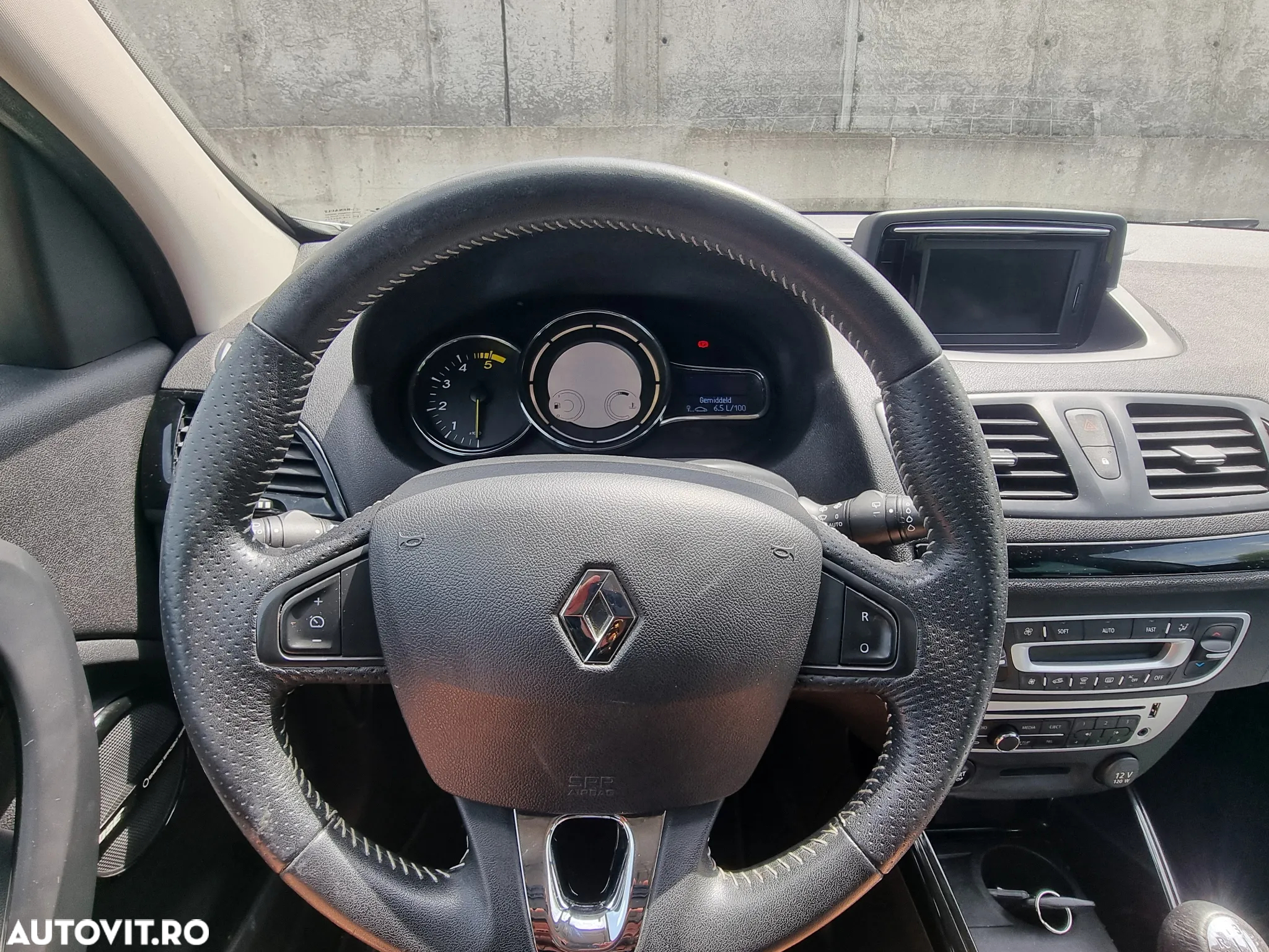 Renault Megane Grandtour ENERGY dCi 110 Start & Stopp Bose Edition - 6