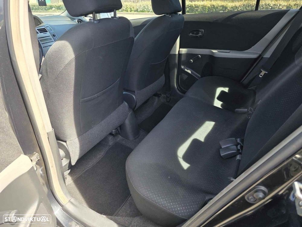 Toyota Yaris 1.4 D-4D AC - 13