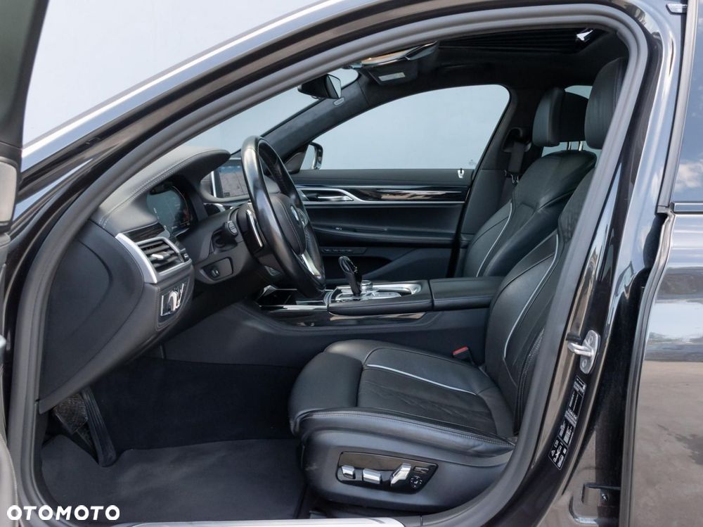 BMW Seria 7 - 12