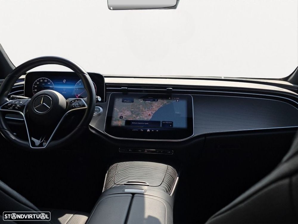 Mercedes-Benz E 220 — fotografia 11