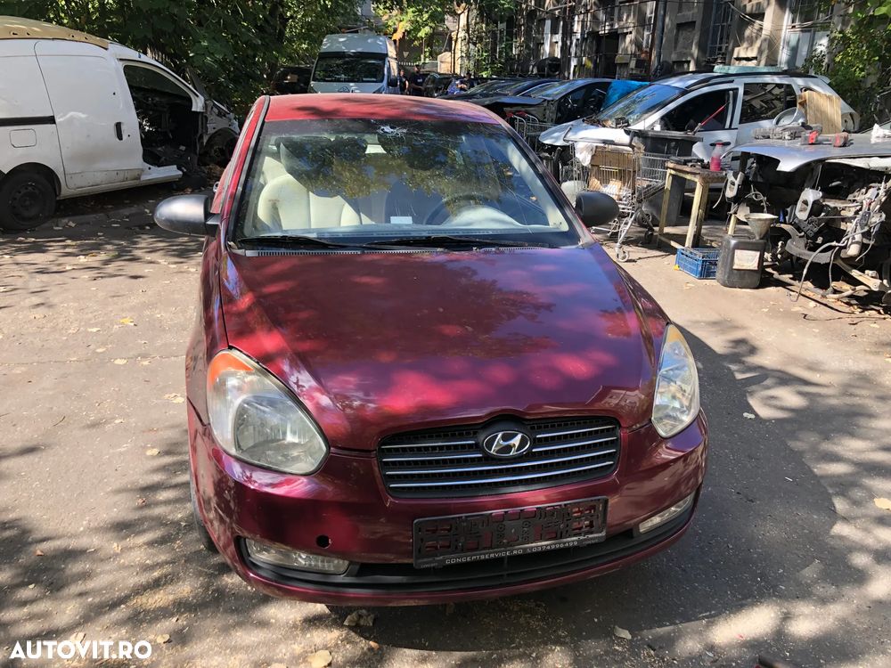 Dezmembrez Hyundai Accent 3 visiniu 2007 benzina - 5