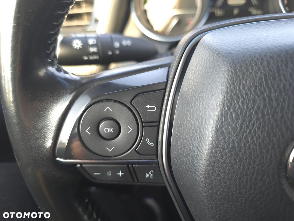 Toyota Camry 2.5 Hybrid Comfort CVT - 25