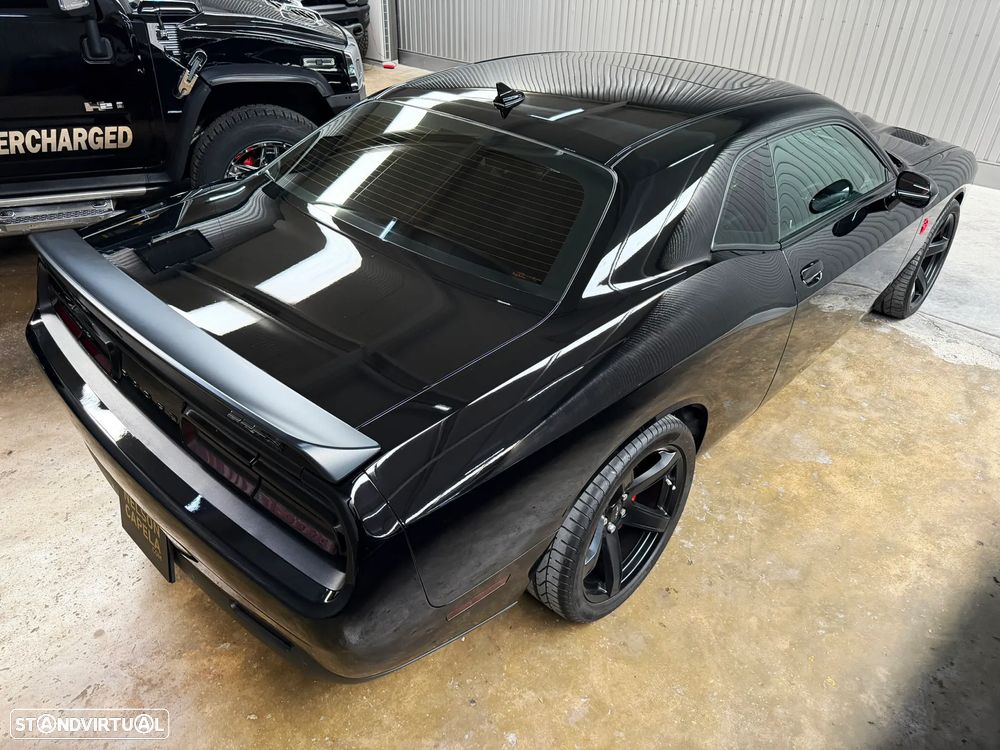Dodge Challenger Auto SRT Hellcat - 20