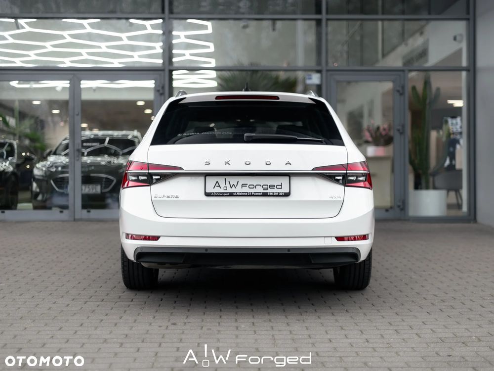 Skoda Superb 2.0 TDI SCR 4x4 Style DSG - 10