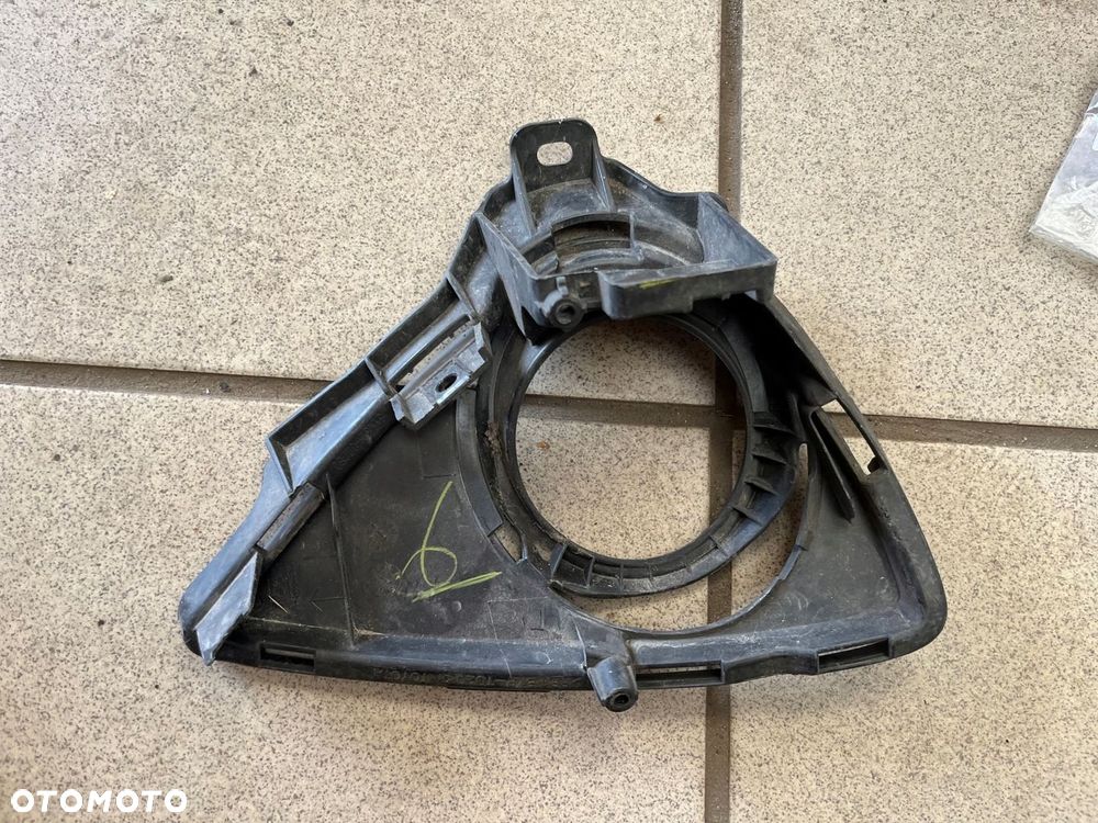 KRATKA ZDERZAKA LEWA 81482-02280 TOYOTA AURIS II - 2