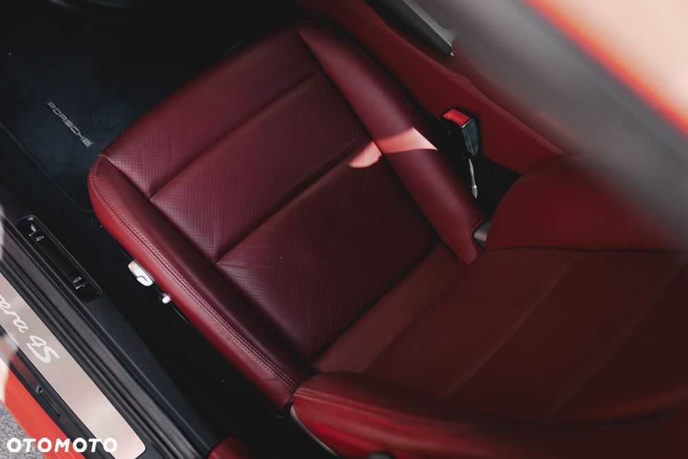 Porsche 911 Carrera 4S PDK - 33