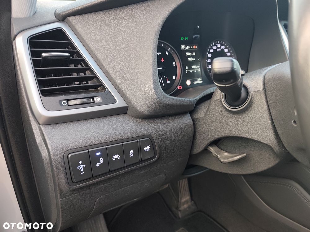 Hyundai Tucson 2.0 CRDi 4WD Automatik Premium - 32