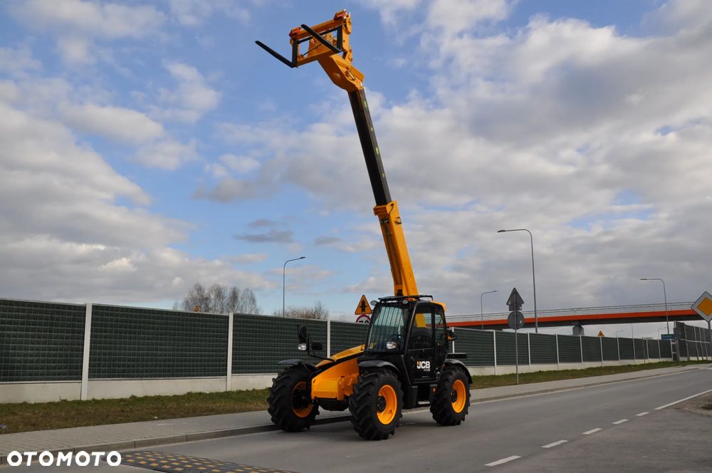 JCB 531-70 ŁADOWARKA TELESKOPOWA MAŁO MTG 546 UDŹWIG 3100 kg WYSOKOŚĆ ZAŁADUNKU 7 m NA GWARANCJI PRODUCENTA KLIMATYZACJA JAK NOWA! - 17