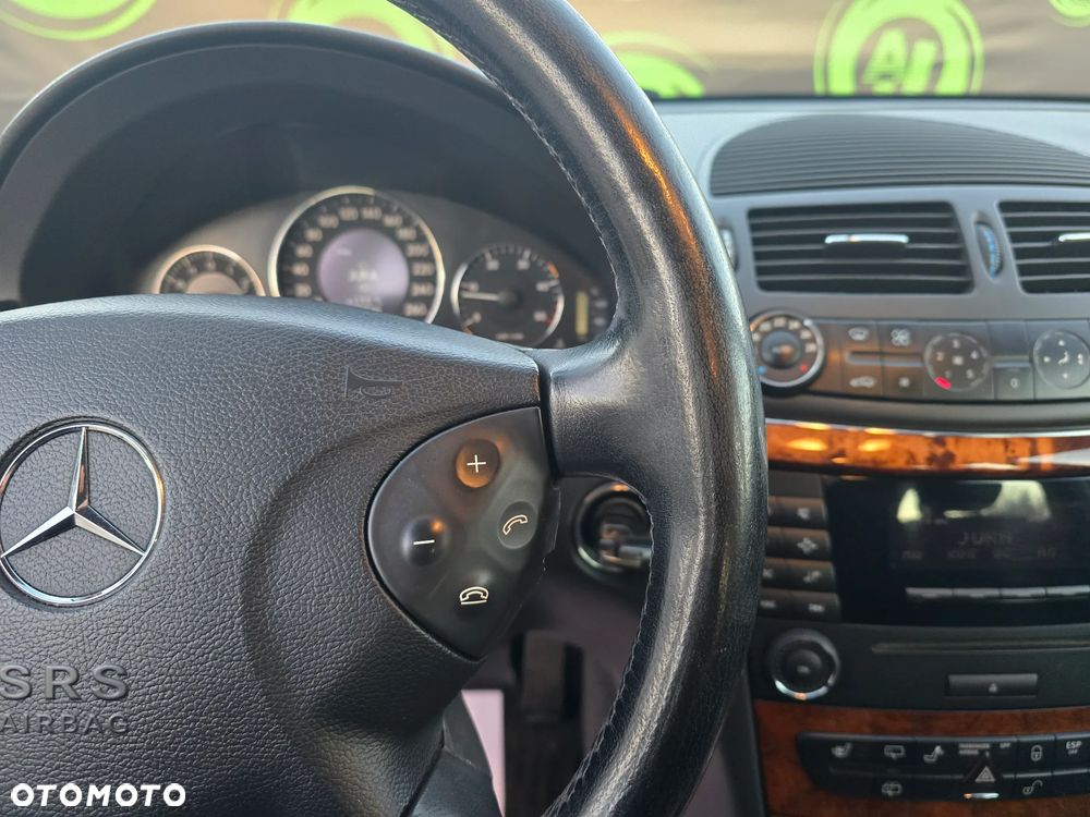 Mercedes-Benz Klasa E - 23