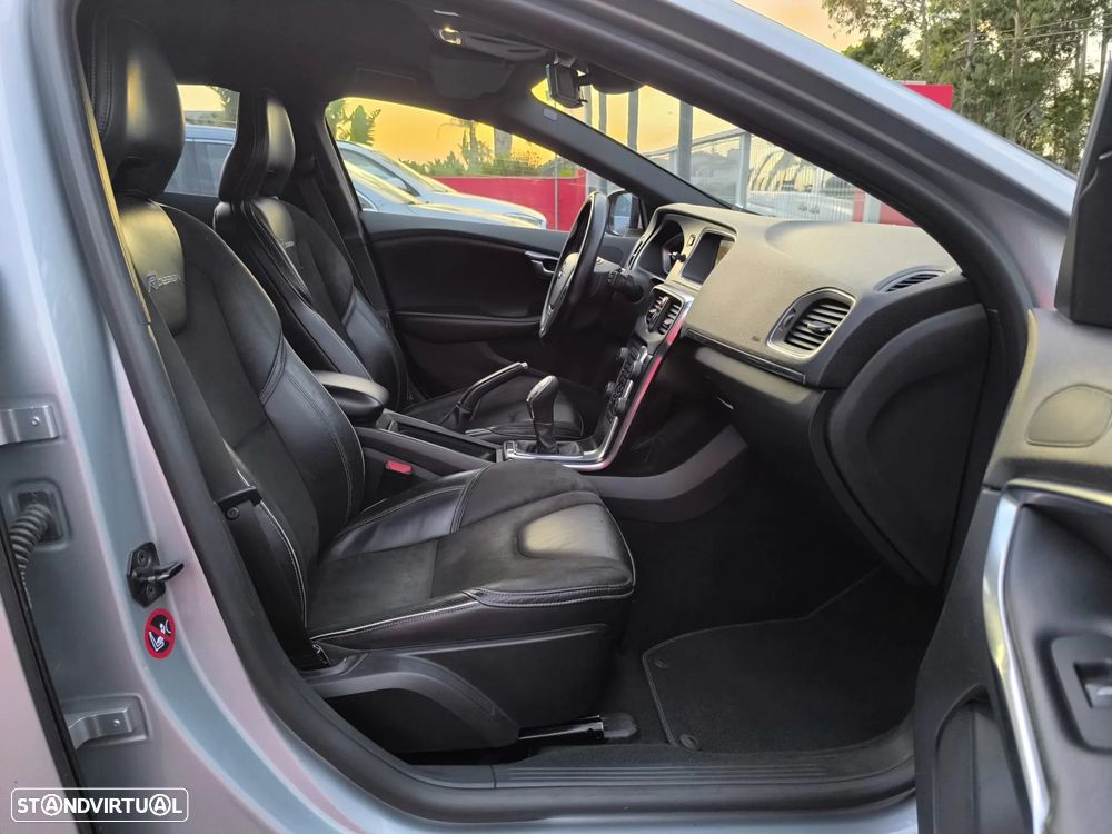 Volvo V40 1.6 D2 R-Design - 26