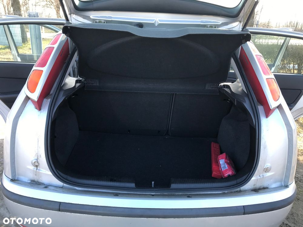 Ford Focus 1.8 Comfort - 16
