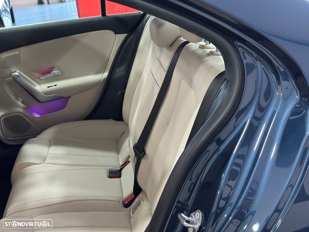 Mercedes-Benz A 180 Limousine d Business Solutions - 39