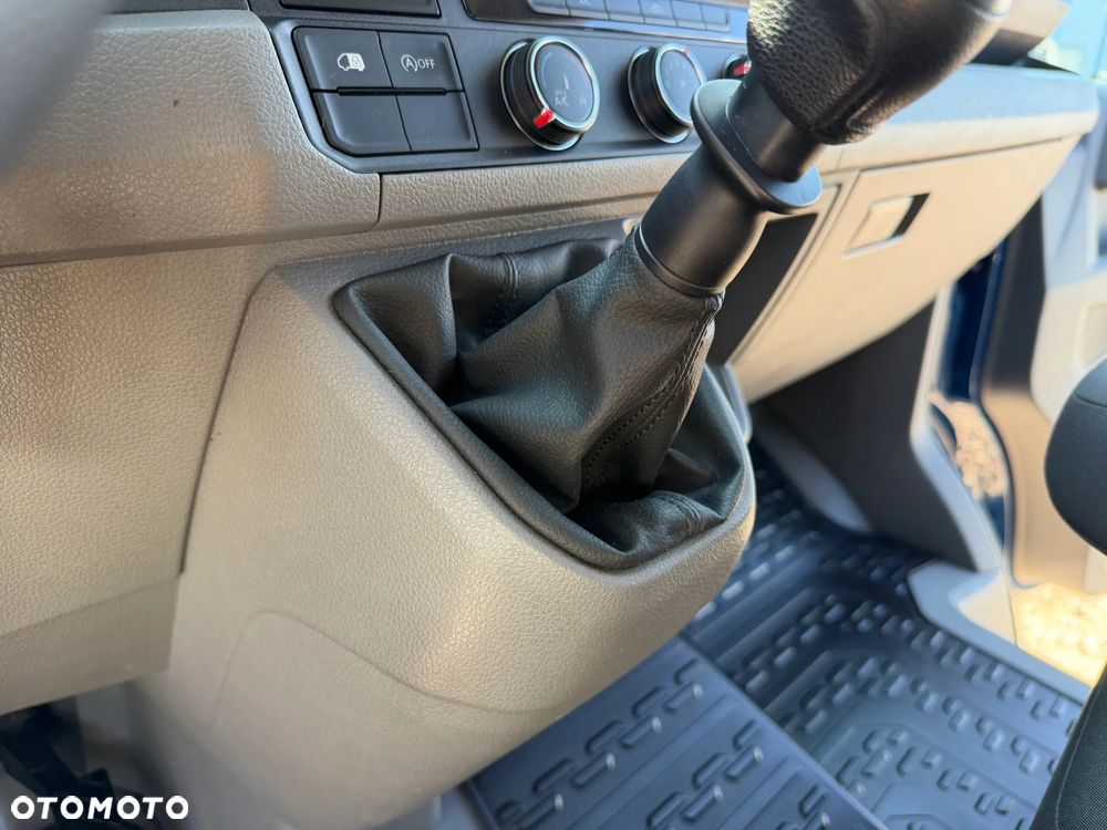 Volkswagen CRAFTER L2H1 2022r WZMOCNIONY VAN 3 osobowy MOCNY Silnik 2.0TDI 140KM Euro6 Duża ładowność 1309kg! DMC:3.5t, Homologacja VAT-1 Zabudowa paki, Bogate wyposażenie! NOWE OPONY 100% Bezwypadkowy! - 31