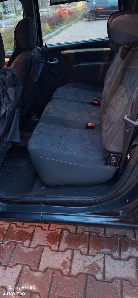 Dacia Logan 1.6 16V Laureate - 12