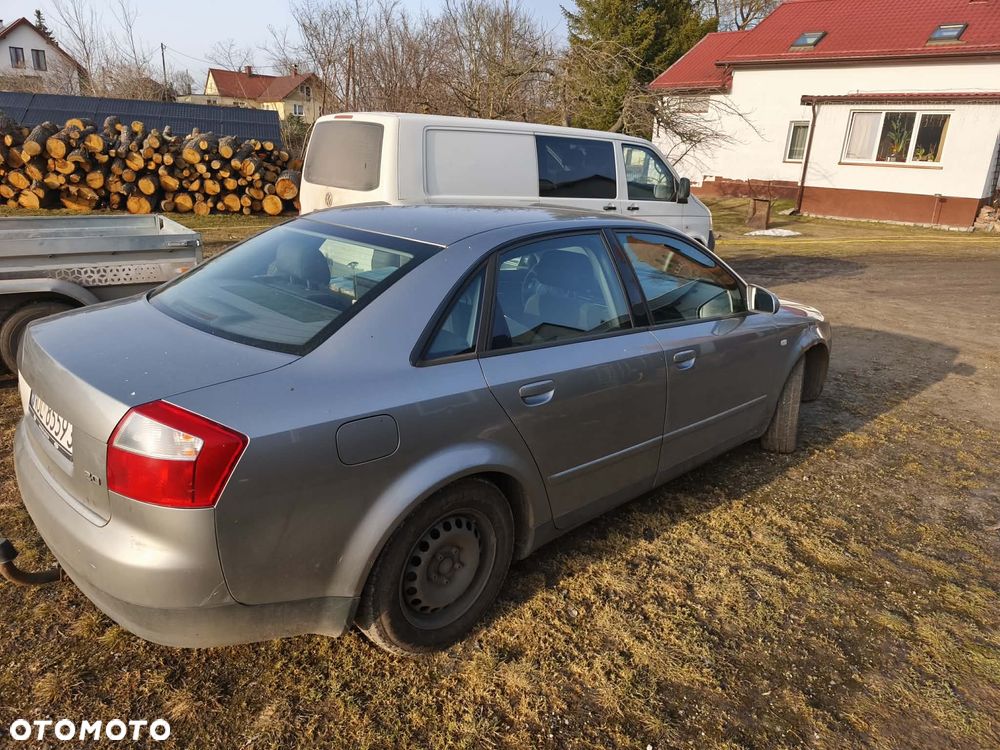 Audi A4 Avant - 4
