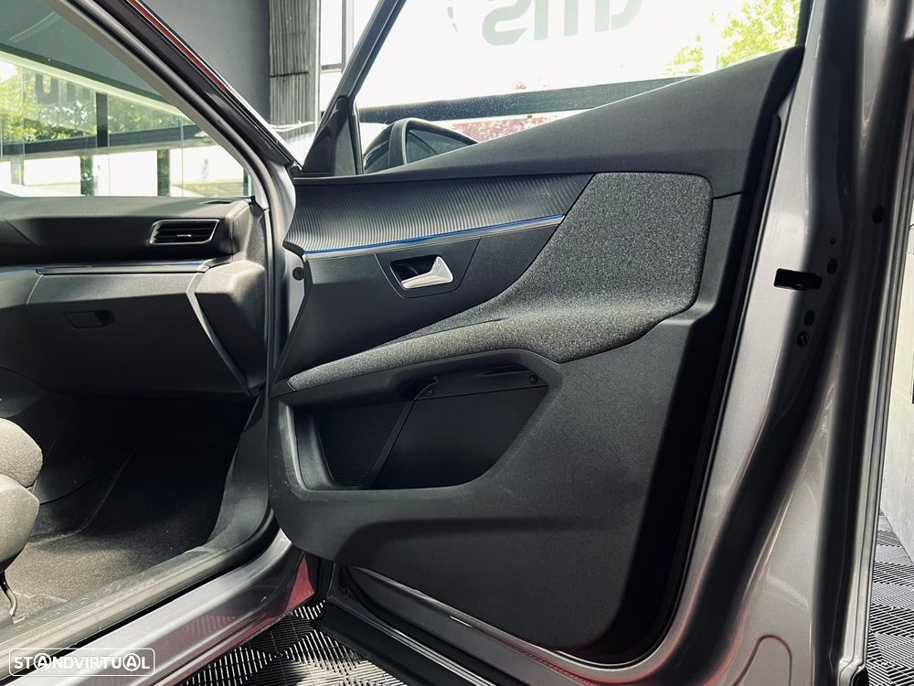 Peugeot 3008 1.5 BlueHDi Allure EAT8 - 36