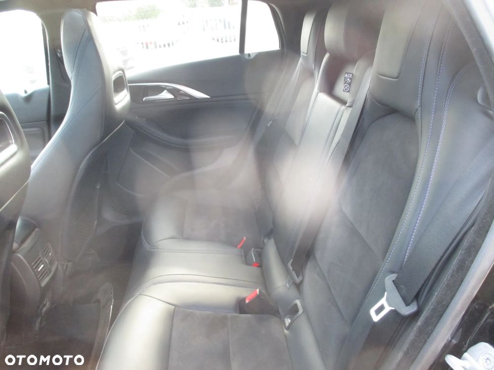 Infiniti Q30 2.2d DCT AWD Sport City Black - 11