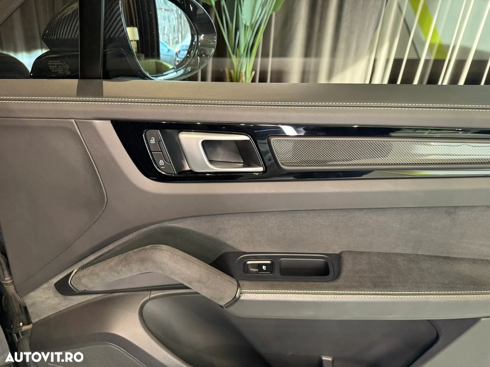 Porsche Cayenne Coupe - 37