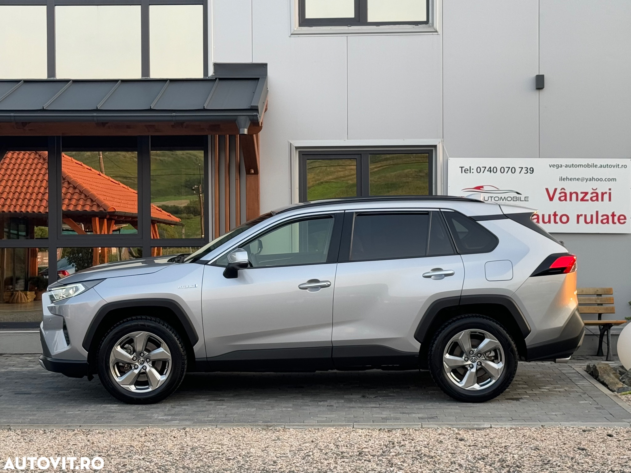 Toyota RAV4 2.5 4x4 Hybrid Team Deutschland - 6
