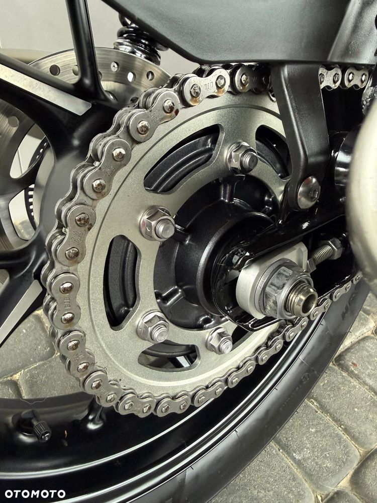 Triumph Street Twin - 23