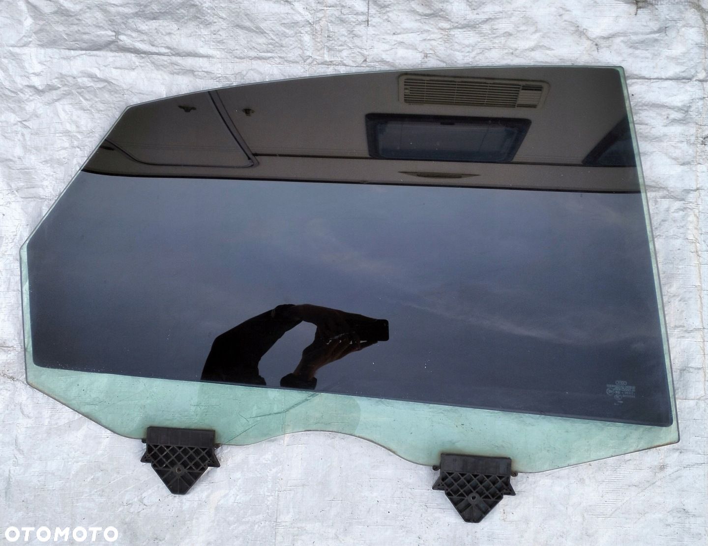 SZYBA PODWÓJNA DRZWI PRAWY TYŁ AUDI A8 D3 - 1